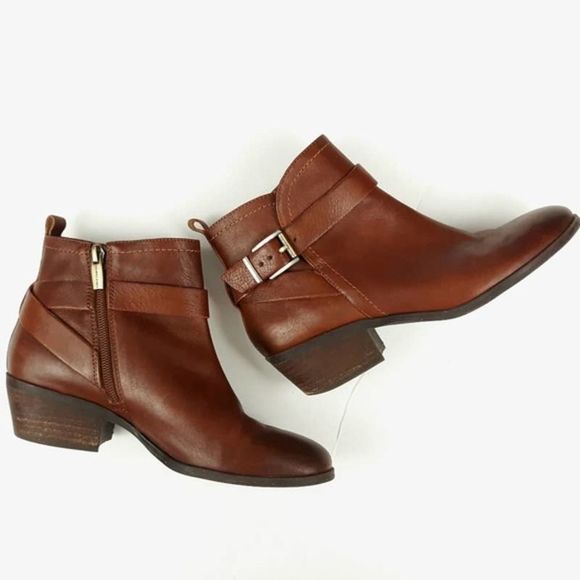 Vince Camuto Shoes Vince Camuto Womens Peamer Leather Brandished